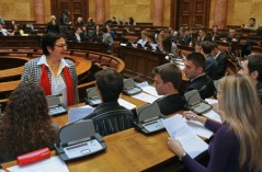 20. novembar 2012. Studenti Fakulteta političkih nauka na simulaciji sednice Narodne skupštine (foto TANJUG)